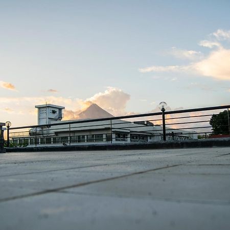 Parmview Inn เลกัซปี ภายนอก รูปภาพ